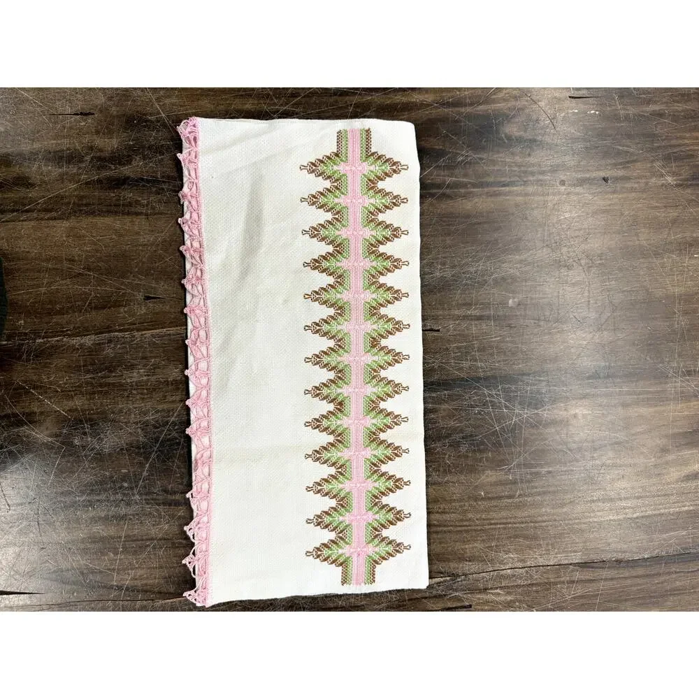 Vintage Embroidered Tea Towel, Very Pretty,‎ 34